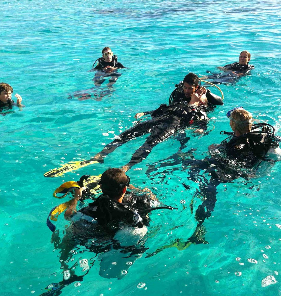 PADI Rescue Diver Eleuthera Tahiti Plongée